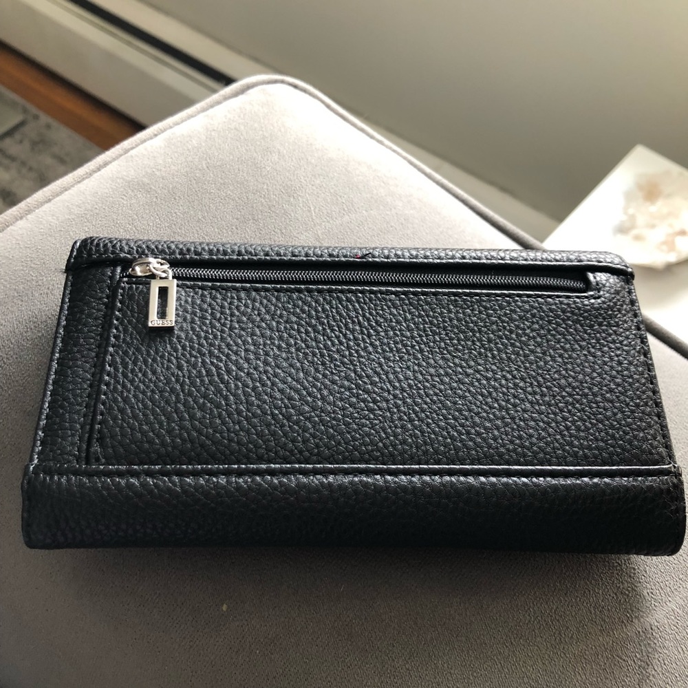 GUESS wallet - Picture 2 of 4